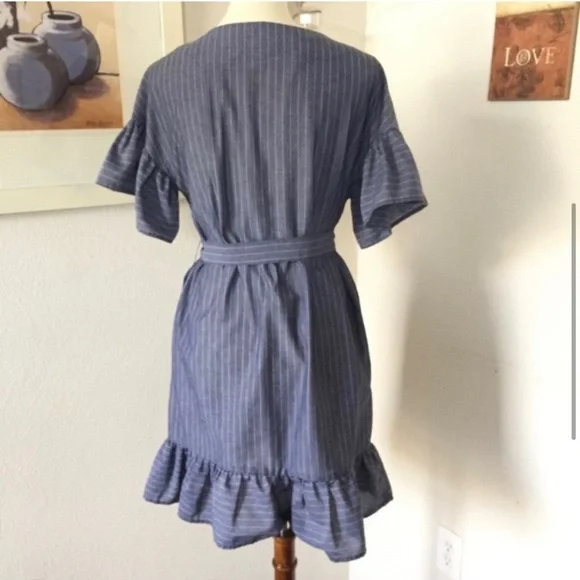 ECI Ruffle Sleeves Dress Gray Size XS - Picture 3 of 7